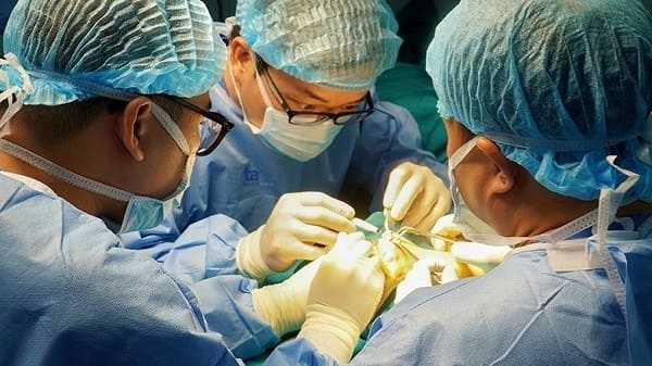 Điều trị phẫu thuật dùng khi bệnh nhân không đáp ứng với các phương pháp khác